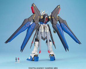 Gundam Bandai MG 1/100 STRIKE FREEDOM Assemble Model