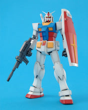 Load image into Gallery viewer, Gundam Bandai 1/100 MG RX-78-2 Gundam Ver.2.0 Assemble Model